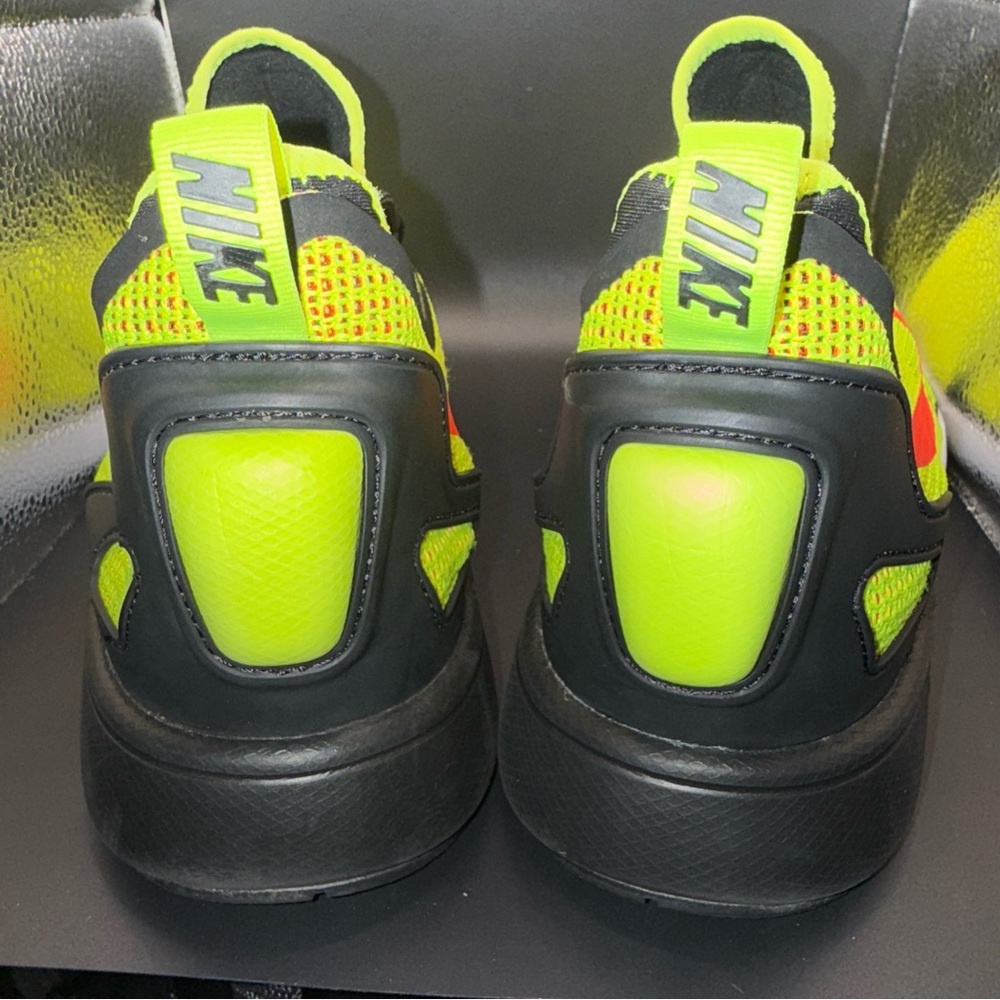 Size 13 - Nike Duel Racer Volt - 918228-700, Clean, No Box, Gently Worn, 8.5/10 - Picture 3 of 10